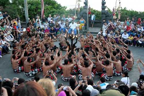 ケチャックファイヤーダンス ウルワツ寺院 バリ