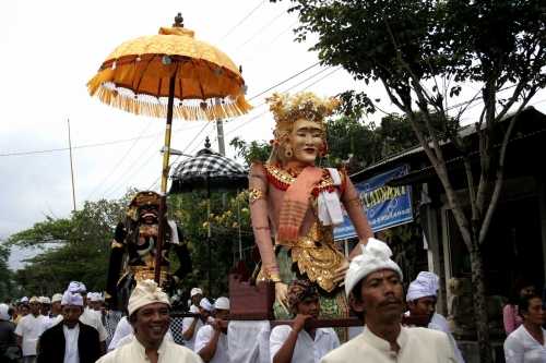 祭り行列 バリ