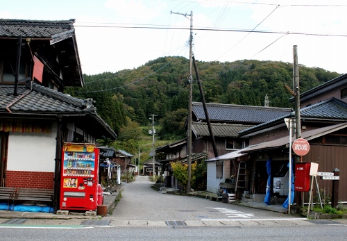 旧道入口 葡萄 村上市 新潟県