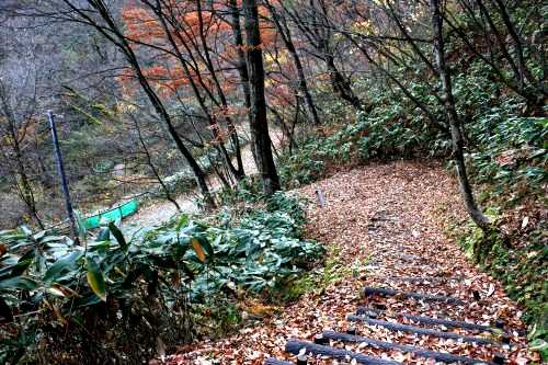 大深沢への下り九十九折 尿前 鳴子温泉 大崎市 宮城県