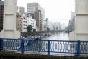 豊海橋より高速道路から開放された日本橋川上流を振り返る