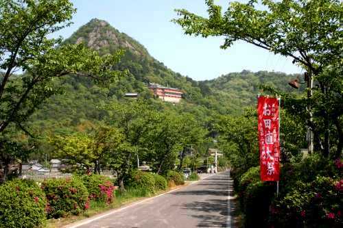 阿賀神社(太郎坊宮)参道 小脇町 東近江市
