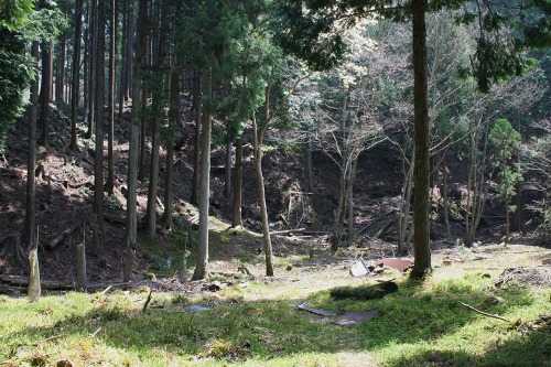 八風峠道（右へ）小屋跡 黄和田町 東近江市 滋賀県