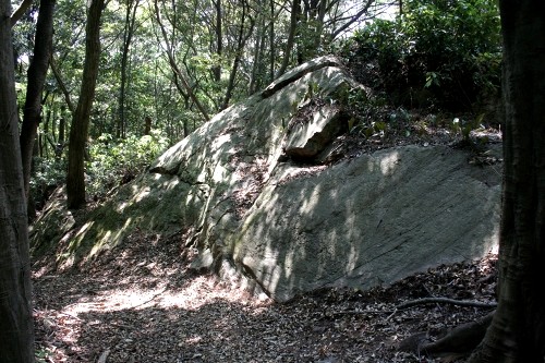 本坂峠越・鏡岩 三ヶ日町本坂 浜松市北区 静岡県
