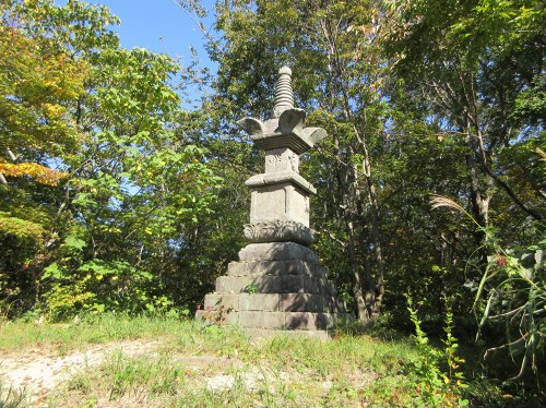 宝篋印陀羅尼塔 弥彦村麓 西蒲原郡 新潟県