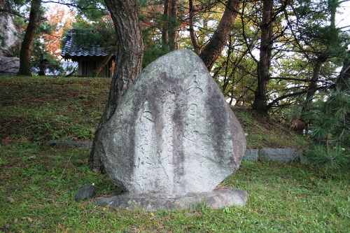 芭蕉句碑（石船神社） 岩船三日市 村上市 新潟県