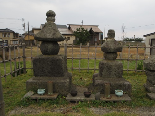 安寿姫と厨子王丸の供養塔 中央3丁目 上越市 新潟県
