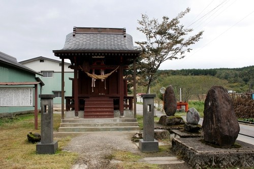合海河岸と金刀比羅神宮 合海 大蔵村 最上郡 山形県