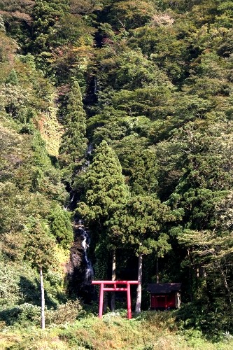 最上峡芭蕉ライン舟下り 白糸の滝 戸沢村 最上郡 山形県