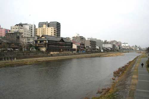鴨川 五条大橋より 下京区 京都市
