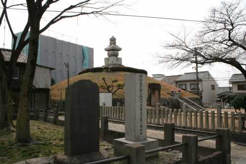 耳塚（鼻塚） 茶屋町 東山区 京都市