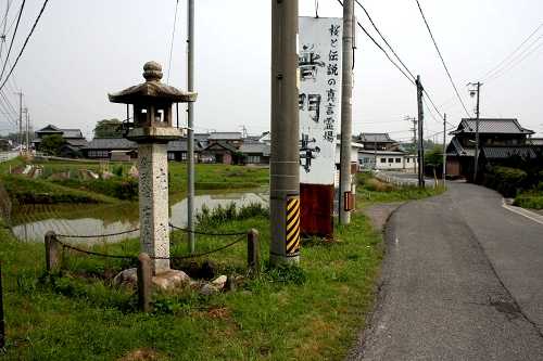 道標常夜灯 林 芸濃町 津市 三重県