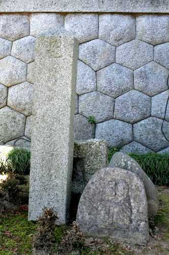 道標・双体道祖神 善行寺 栗真小川町 津市 三重県