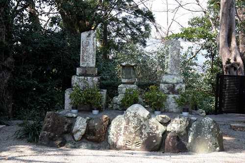 「お紺と斎」の比翼塚・大林寺 古市町 伊勢市 三重県