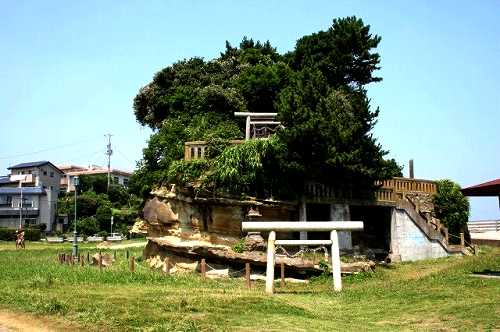 烏帽子岩・津神社 河原子海岸 日立市