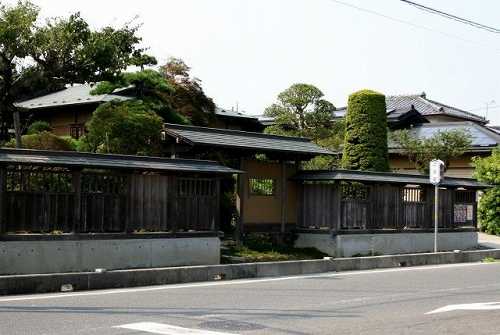 民家 田尻町２丁目 路傍に「浜街道」の標識 日立市