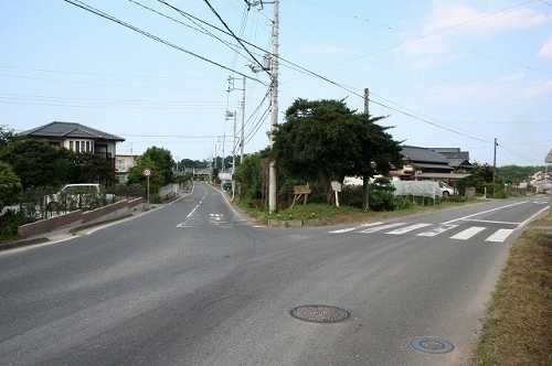 左：旧陸前浜街道 一里塚 十王町伊師 日立市