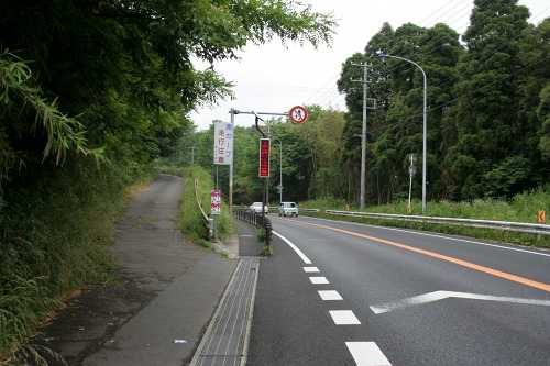 旧道(左) 佐原香取街道 野毛平 成田市 千葉県