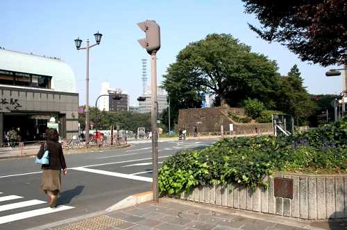 四谷見附跡 甲州街道