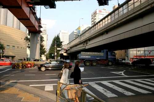 国道２０号（甲州街道）・首都高速４号新宿線 ｘ 環状６号（山手通り）・首都高速中央環状新宿線（建設中） 初台 西新宿３丁目