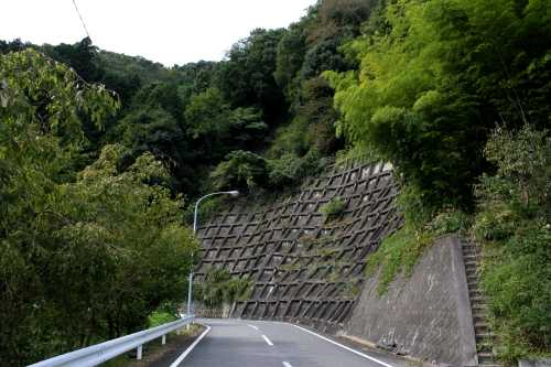 「座頭転がし」 新田 上野原市 山梨県