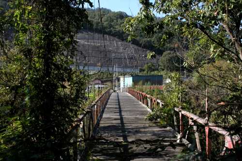 大和１２景「長垣の吊橋とぶどう畑」 共和 大和町 甲州市 山梨県