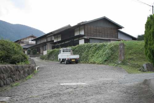 旧道 上花咲 大月市 山梨県