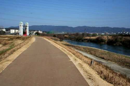 京街道(宇治川右岸) 三栖町5丁目 伏見区 京都市