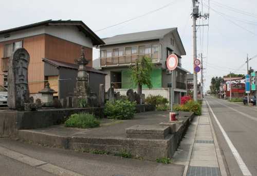 石仏群 五日町 南魚沼市 新潟県