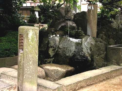百度石、水神 松戸神社 松戸