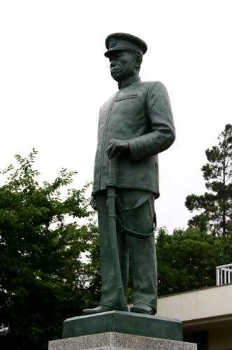 山本五十六元帥像 予科練記念館前 青宿 阿見町 稲敷郡