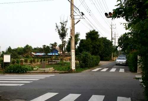助郷一揆供養塔跡・牛久助郷一揆道標 阿見１区南 阿見町稲敷郡