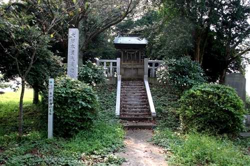 水戸藩氏の毛塚・楠木公社 長岡団地横 長岡 茨城町