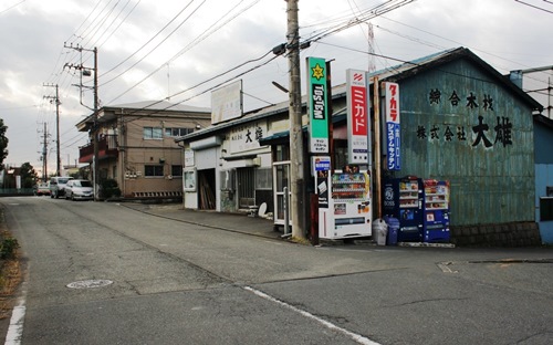 塚の大きさは、直径３ｍ、高さ１ｍあったという。中山の宮下より１里、大和市の桜株より１里だそうだ。