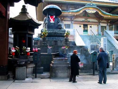 真性寺 銅造地蔵菩薩座像(江戸6地蔵の一つ) 巣鴨地蔵通り商店街