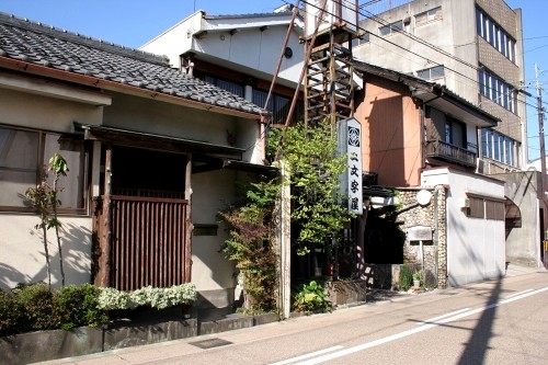 二文字屋(にもんじや) 加納本町2丁目 岐阜市 岐阜県