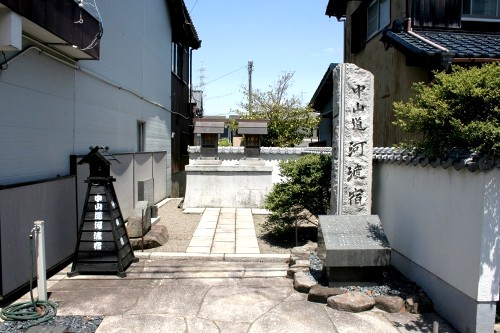 松下神社・一里塚碑 河渡2丁目 岐阜市 岐阜県