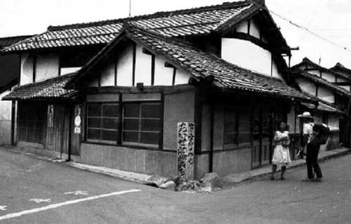 御代参街道追分道標 五個荘
