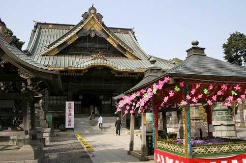 成田山 釈迦堂（重要文化財）