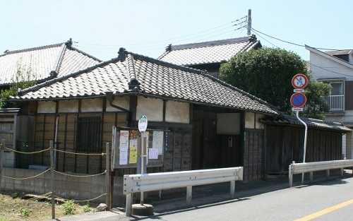 民家 日枝神社バス停 成田街道(行徳道)