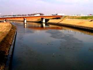 新荒川大橋 旧水門