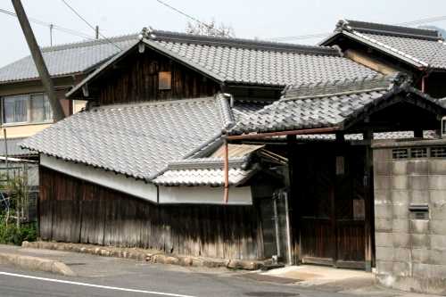 民家 四ッ谷三叉路 下阪本1丁目 大津市