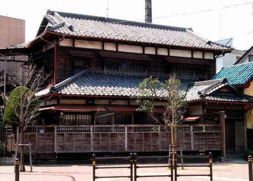板垣家 日光・水戸街道分岐点角 北千住