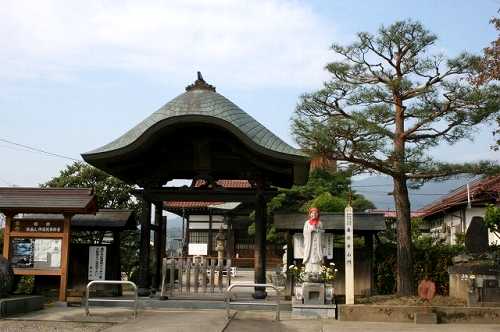 桑折寺山門（木造、銅板葺、四脚門） 桑折町字新町 伊達郡