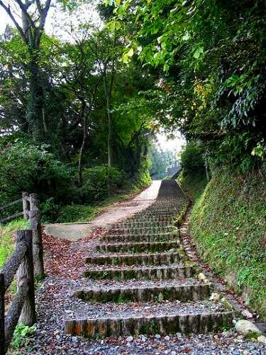 白石城主片倉小十郎歴代御廟参道 愛宕山山麓 白石市