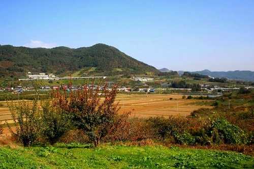 硯石山から北方 厚樫山・東北自動車道 藤田 国見町 伊達郡