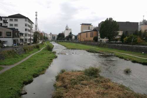 中津川 上ノ橋より中ノ橋方面 盛岡市 岩手県