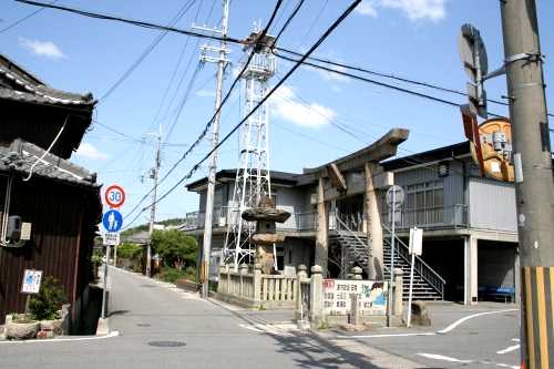 黒岡神社・片袖式古墳入り口十字路 太田 太子町 揖保郡