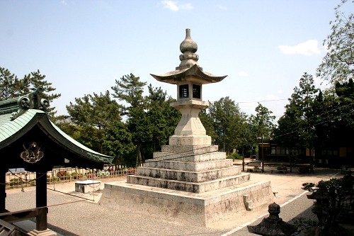 安政の大石灯籠（吉備津彦神社） 一宮 岡山市北区 岡山県