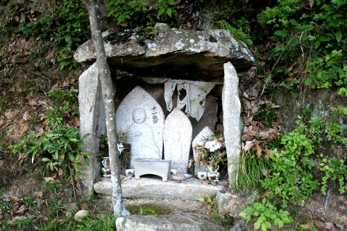 石仏 東三成 矢掛町 小田郡 岡山県